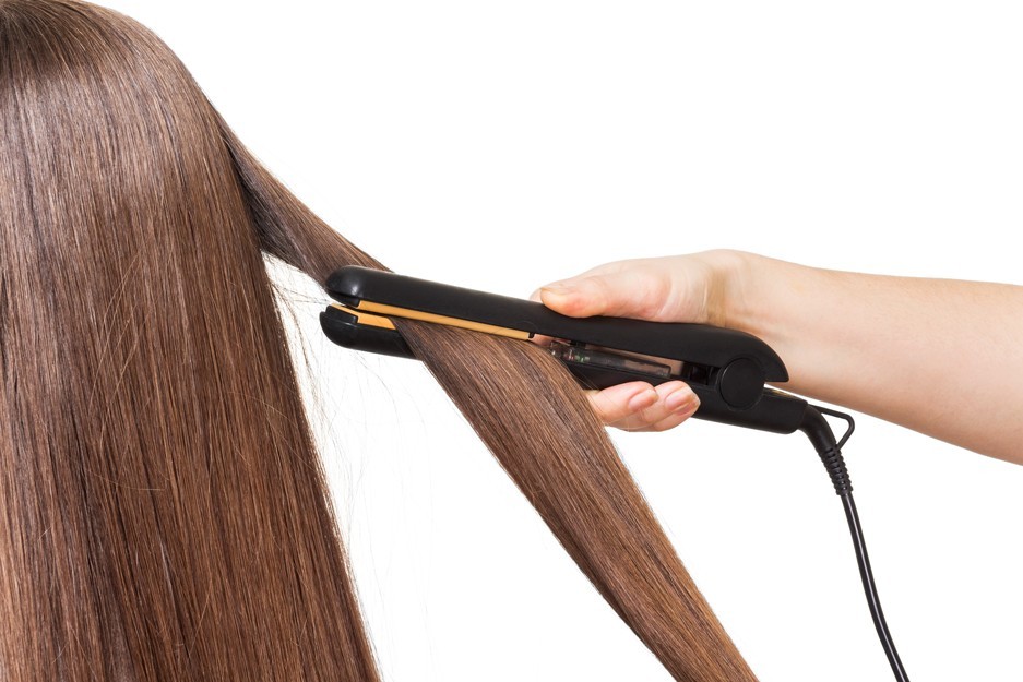La piastra: come usarla correttamente per mantenere la salute dei capelli