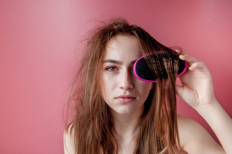 Capelli grassi: lavarli spesso è la soluzione? Capelli grassi: lavarli spesso è la soluzione?